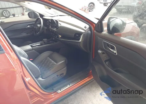 2022 Nissan Rogue Platinum Fwd z USA, uszkodzony, nr VIN JN8BT3DC2NW119943